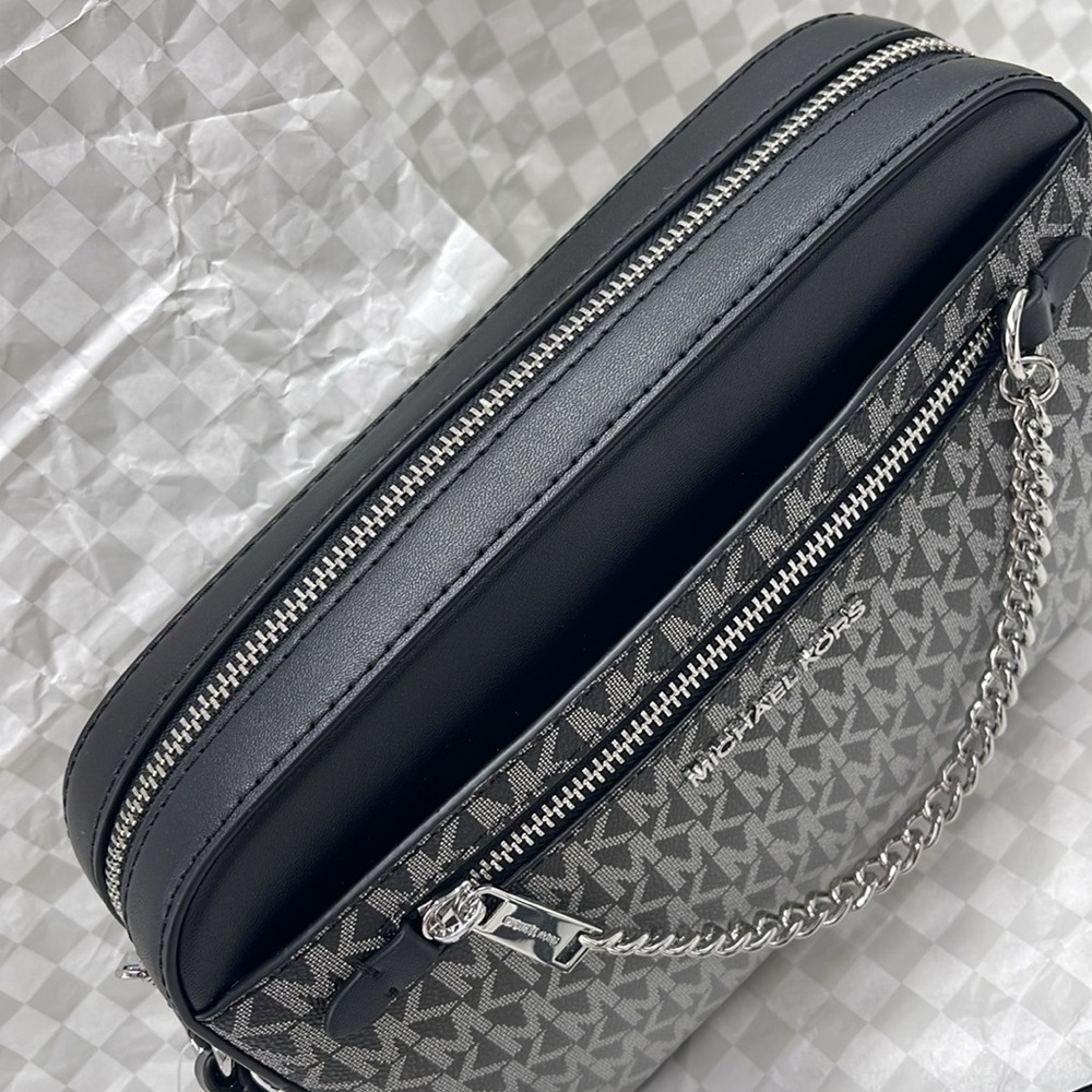 MICHAEL KORS Jet Set Lg Ombré Signature Logo EW Crossbody East West 
Black 
NWT - Picture 4 of 10